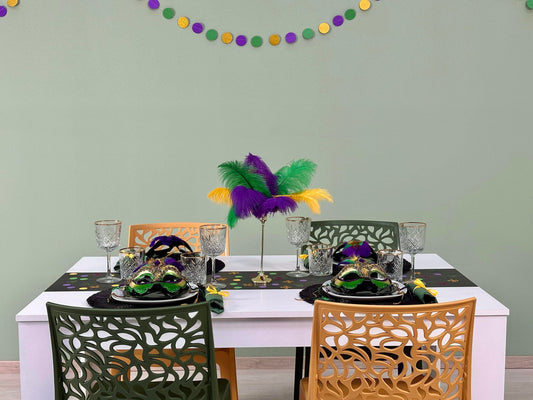 Tavola a tema carnevale brasiliano con tavolo Ulisse e sedie Anna colorate