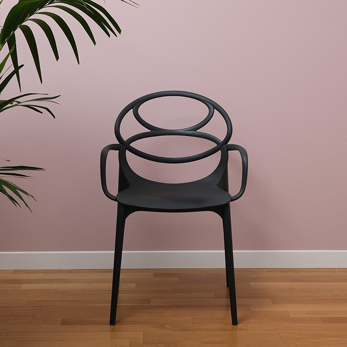 Charlotte – sedia in resina monoblocco con braccioli