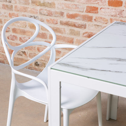 Charlotte – sedia in resina monoblocco con braccioli
