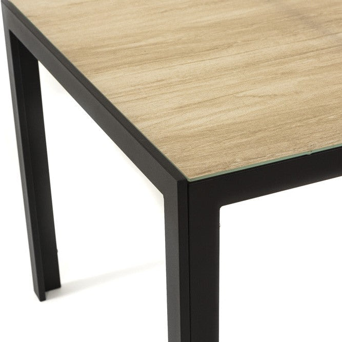 Milo – tavolo in alluminio con piano in vetro decorato