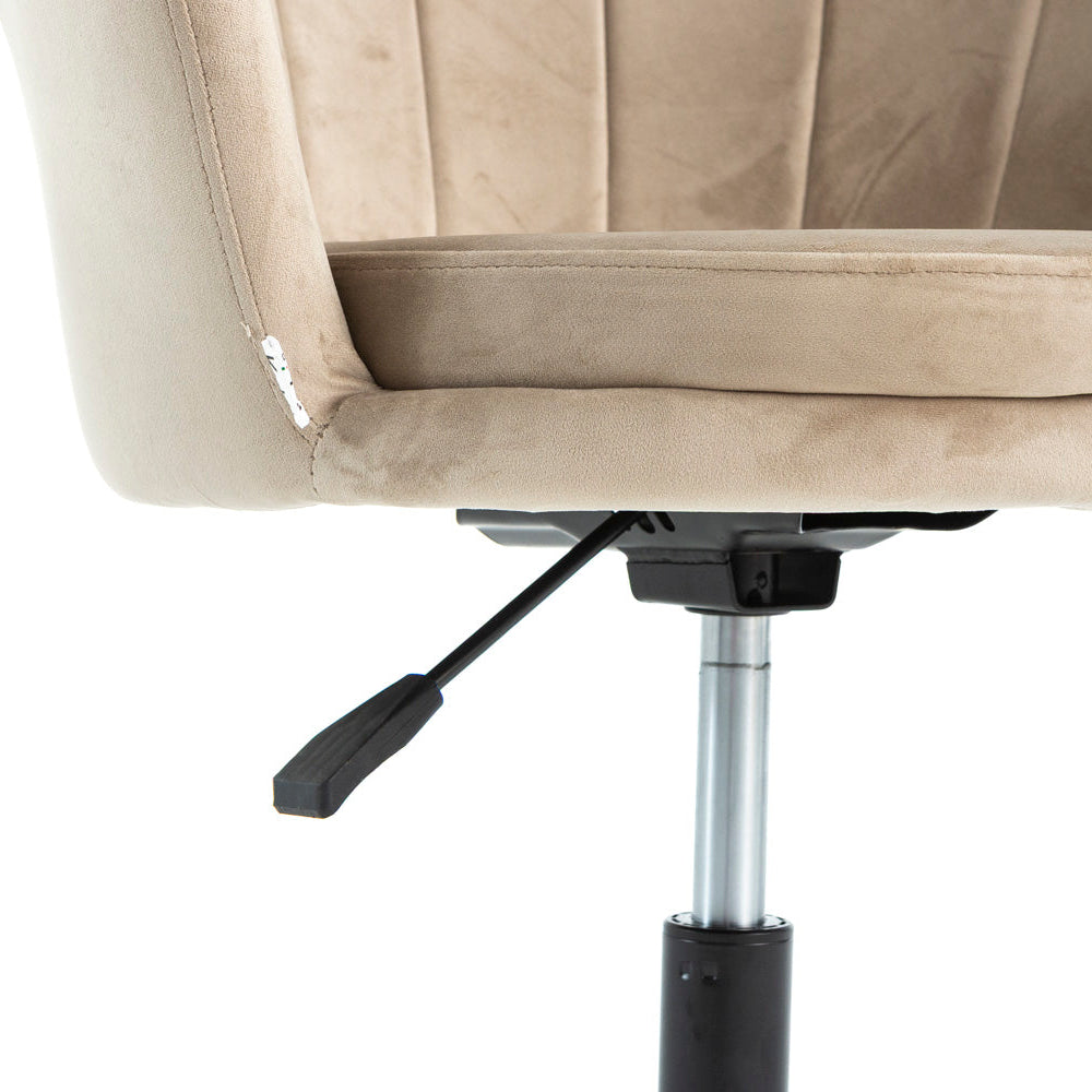 Polly – Poltroncina ufficio girevole in velluto con ruote