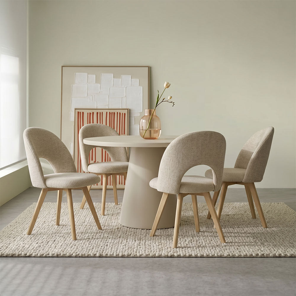 Margot – sedia imbottita in tessuto con gambe in legno