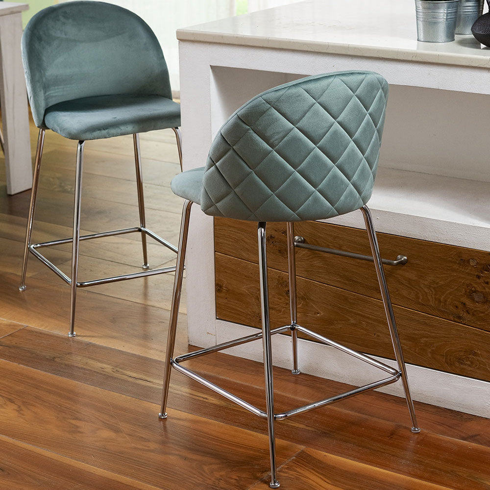 Sara XL – sgabello da cucina in velluto e gambe metallo