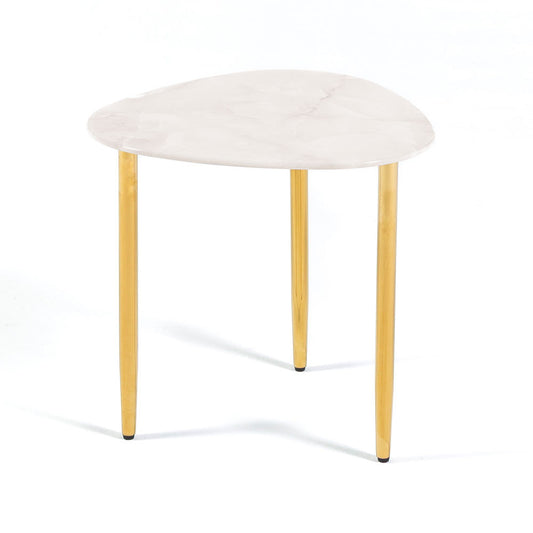 Kairo – tavolino da salotto con piano triangolare effetto marmo, colore del piano in vetro marmo rosa, gambe oro