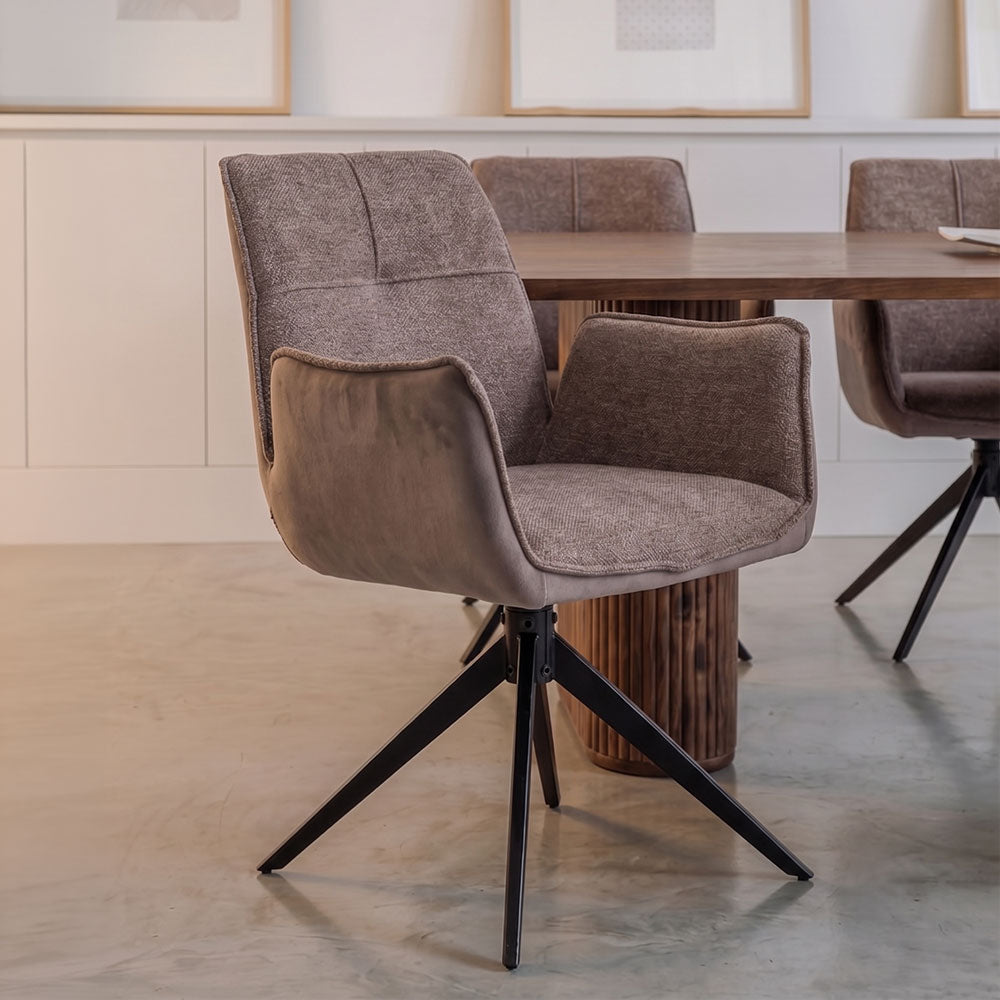 Evelyn – Poltroncina in doppio tessuto con gambe in metallo